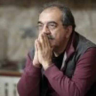 تورج منصوری 