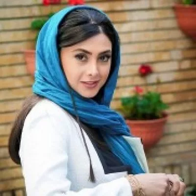 آزاده صمدی 